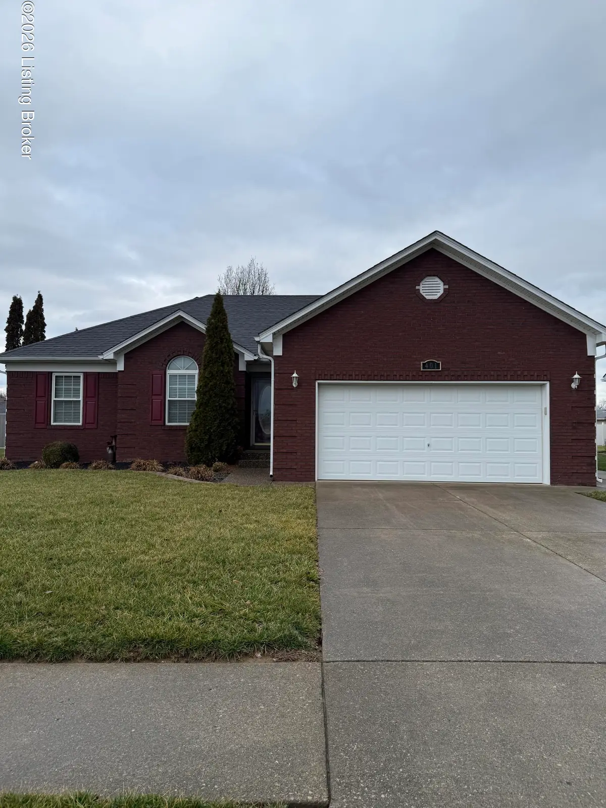 401 Bentwood Dr, Shepherdsville, KY 40165 - Image #1
