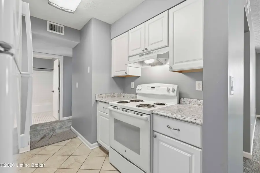 1801 Janlyn Rd #11, Louisville, KY 40299 - Image #3