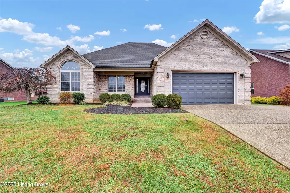 421 E Woodlake Cir, Mount Washington, KY 40047 - Image #1