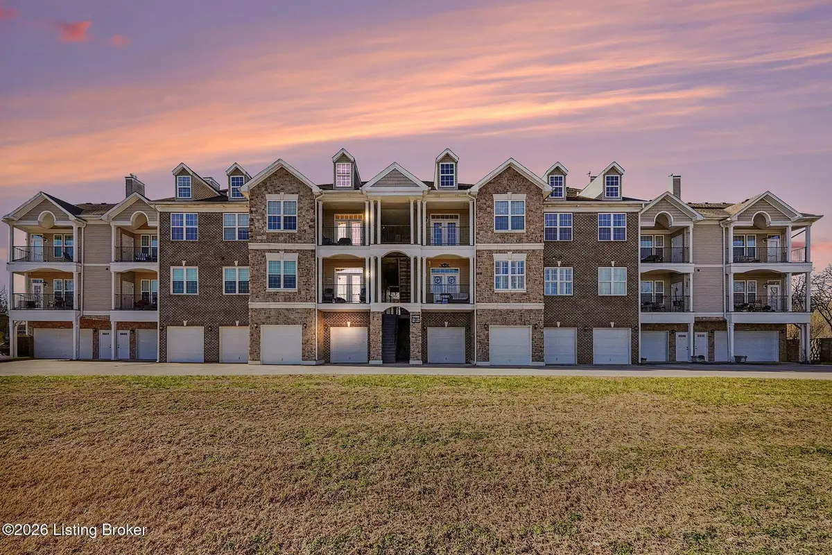 10204 Overlook Meadows Pl #203, Louisville, KY 40291 - Image #1