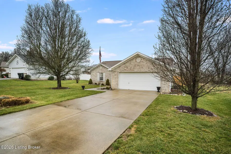 181 Shawnee Cir, Mount Washington, KY 40047 - Image #3