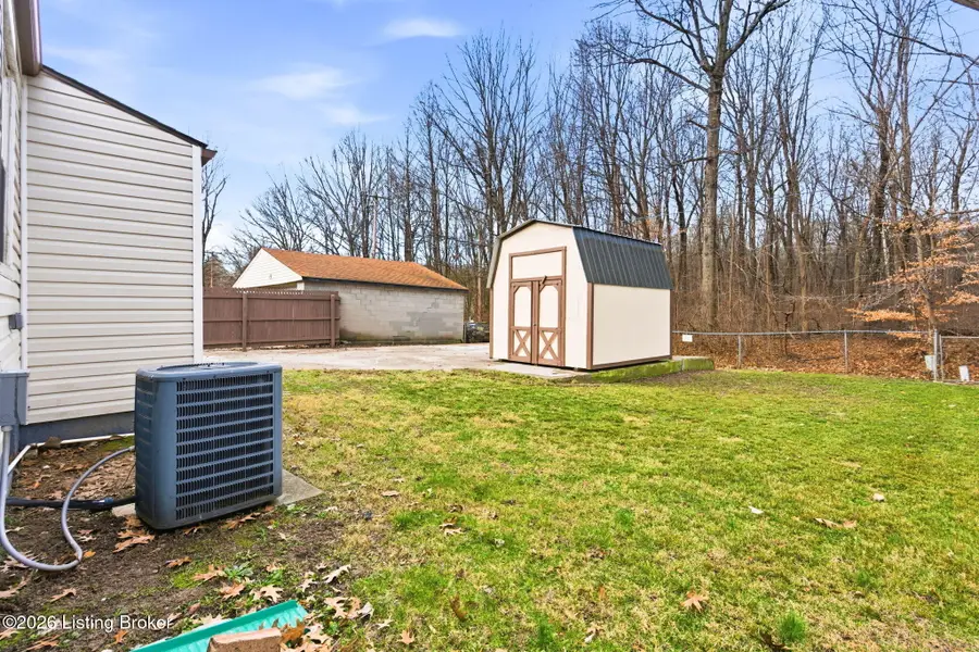 8702 Bost Ln, Louisville, KY 40219 - Image #3