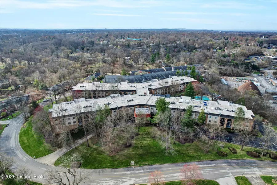 5800 Coach Gate Wynde #APT 268, Louisville, KY 40207 - Image #3