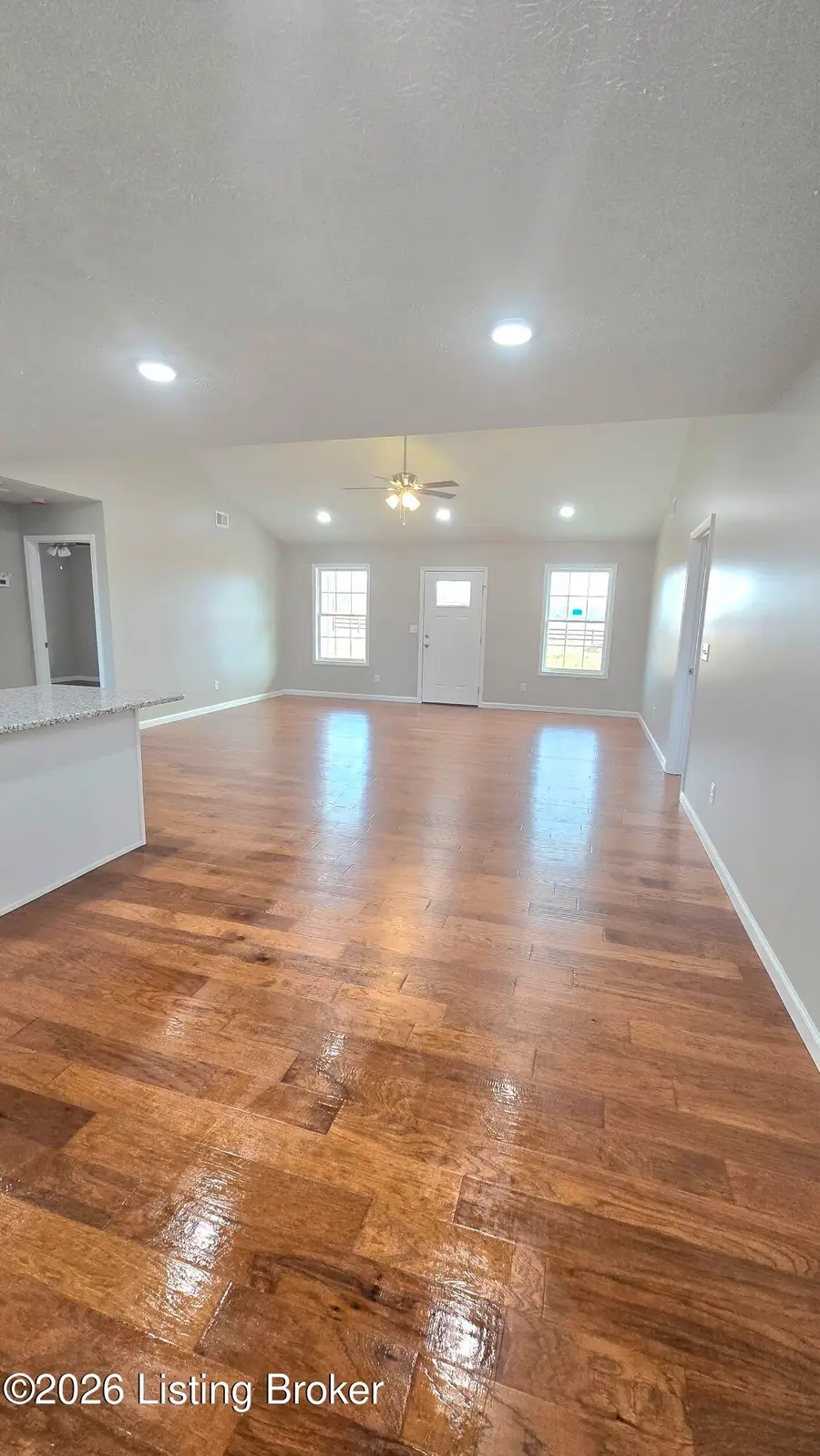 7050 Loretto Rd, Bardstown, KY 40004 - #2