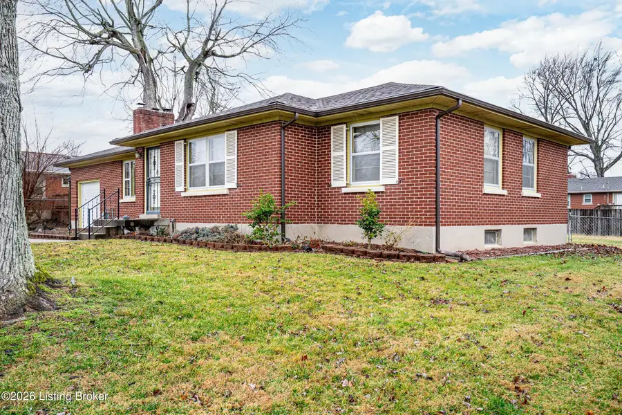 9822 Holiday Dr, Louisville, KY 40272 - Image #2