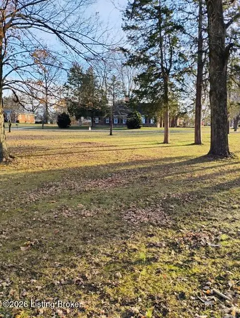 7208 Victoria Dr, Louisville, KY 40228 - Image #2