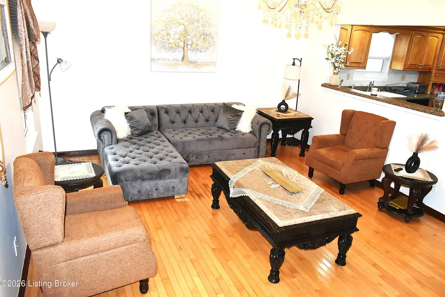 10408 Vantage Rd, Louisville, KY 40299 - #3