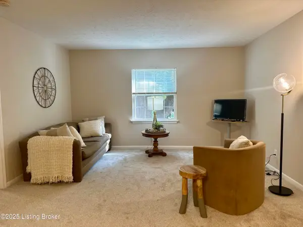 219 Middletown Square, Louisville, KY 40243