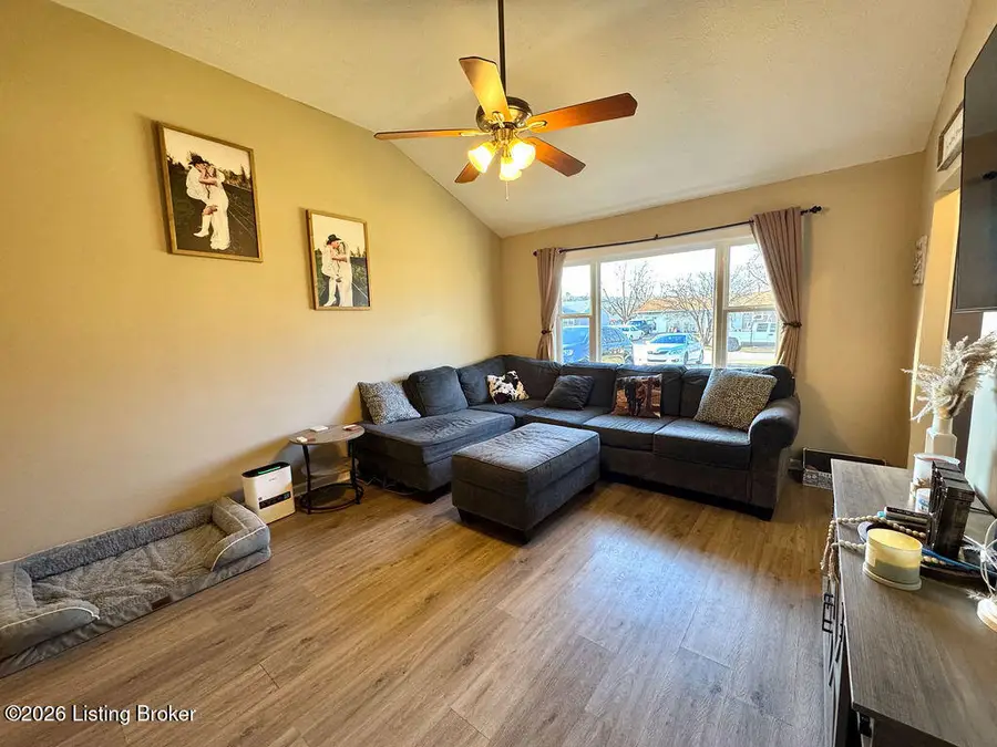 13405 Lidcomb Ave, Louisville, KY 40272 - Image #3