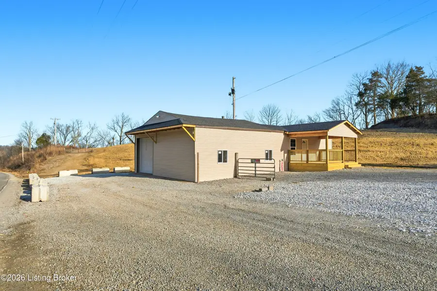 931 Old Louisville Rd, Coxs Creek, KY 40013 - #2