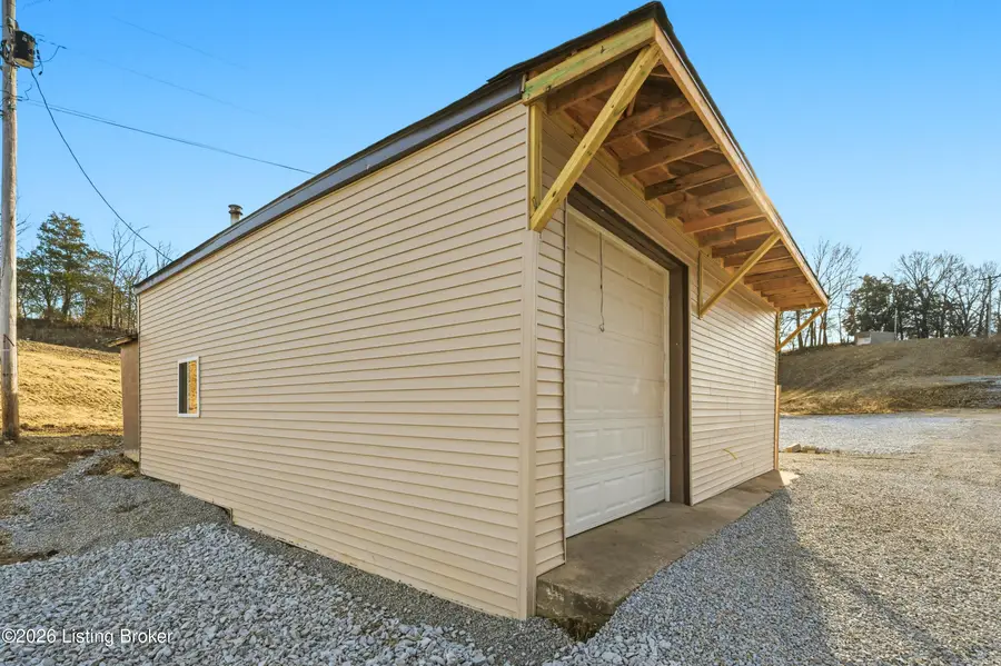 931 Old Louisville Rd, Coxs Creek, KY 40013 - #3