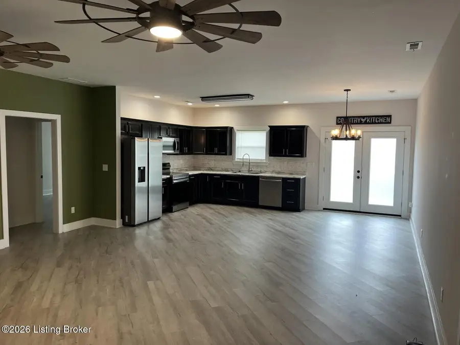 268 Fernwood Dr, Mount Washington, KY 40047 - Image #2