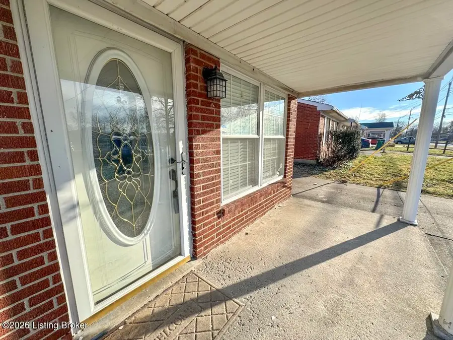 244 Blossom Rd, Louisville, KY 40229 - Image #3