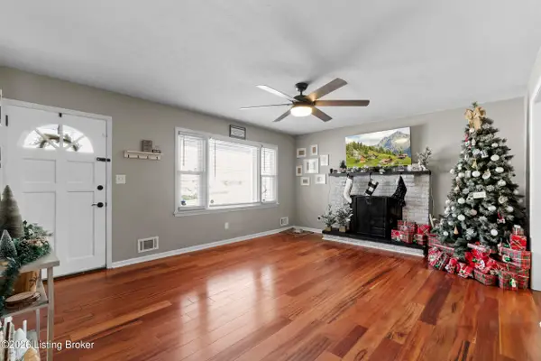 6714 Shareith Dr, Louisville, KY 40228