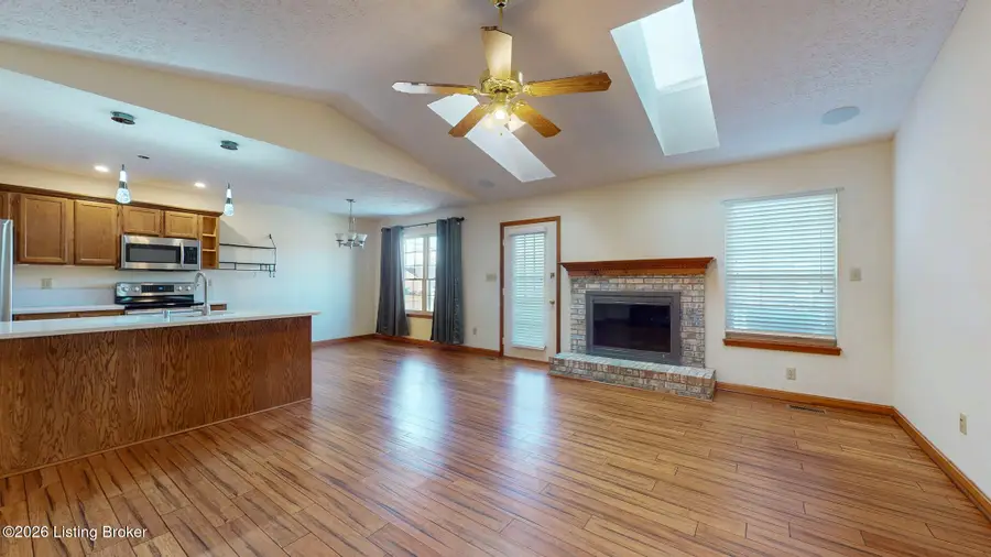 11316 Ashbrooke Gardens Dr, Louisville, KY 40229 - #2