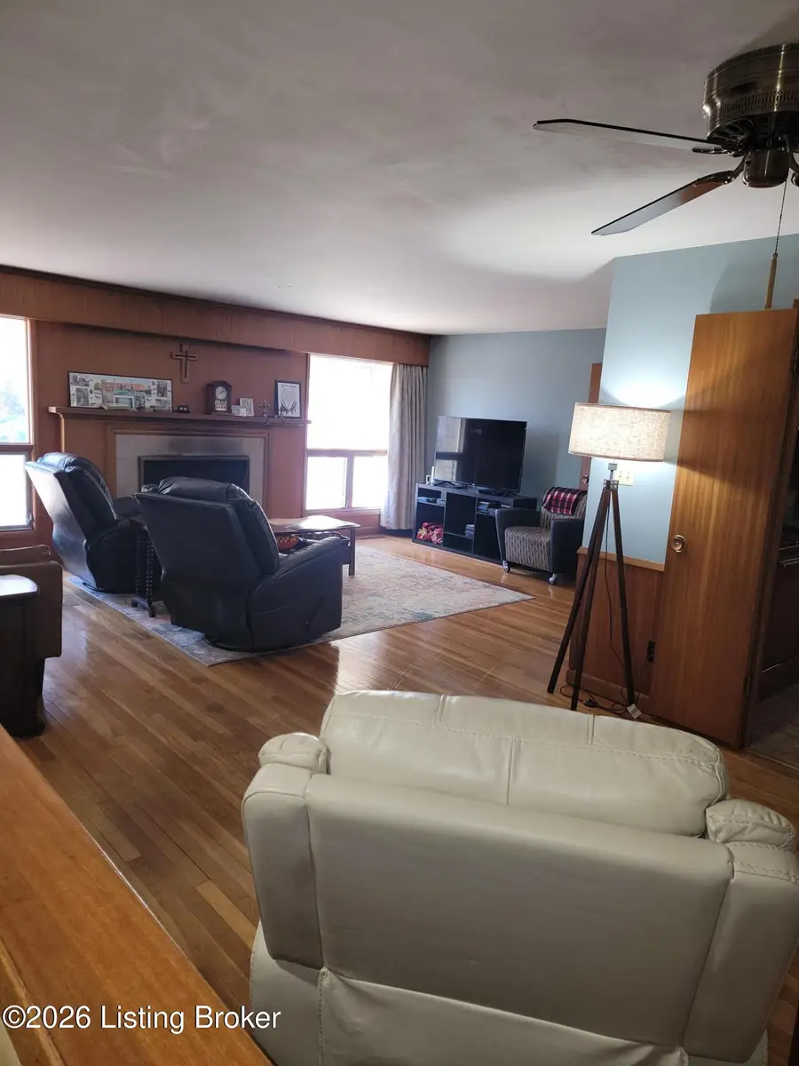 9307 Fairground Rd, Louisville, KY 40291 - #3