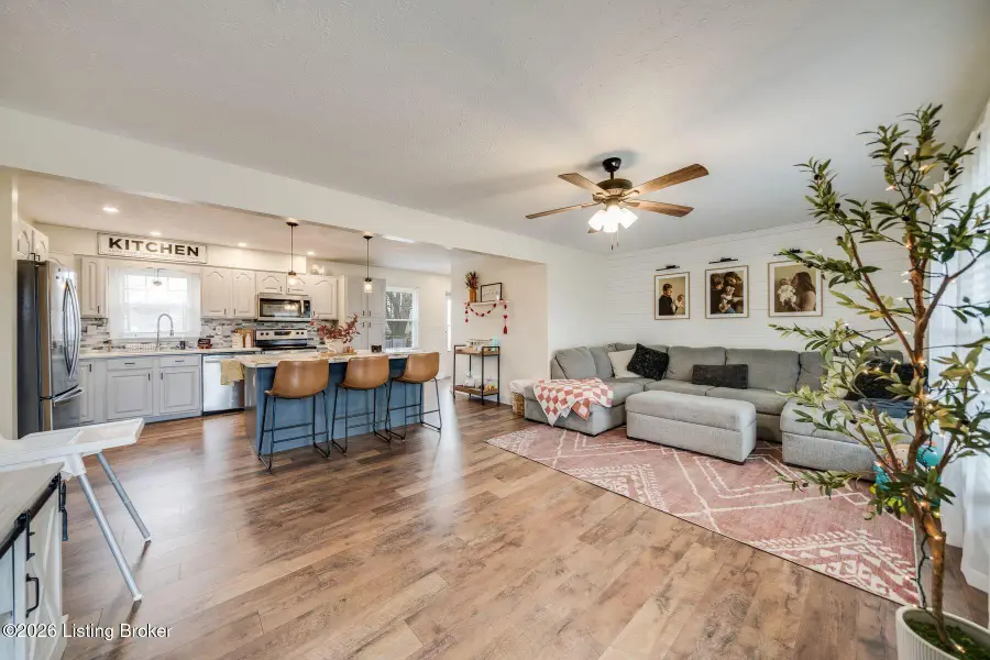 225 Adams Dr, Mount Washington, KY 40047 - Image #3