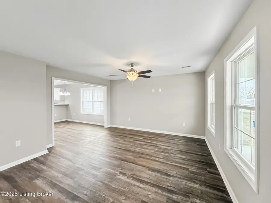 207 Charles Carr Dr, Harrodsburg, KY 40330 - #2