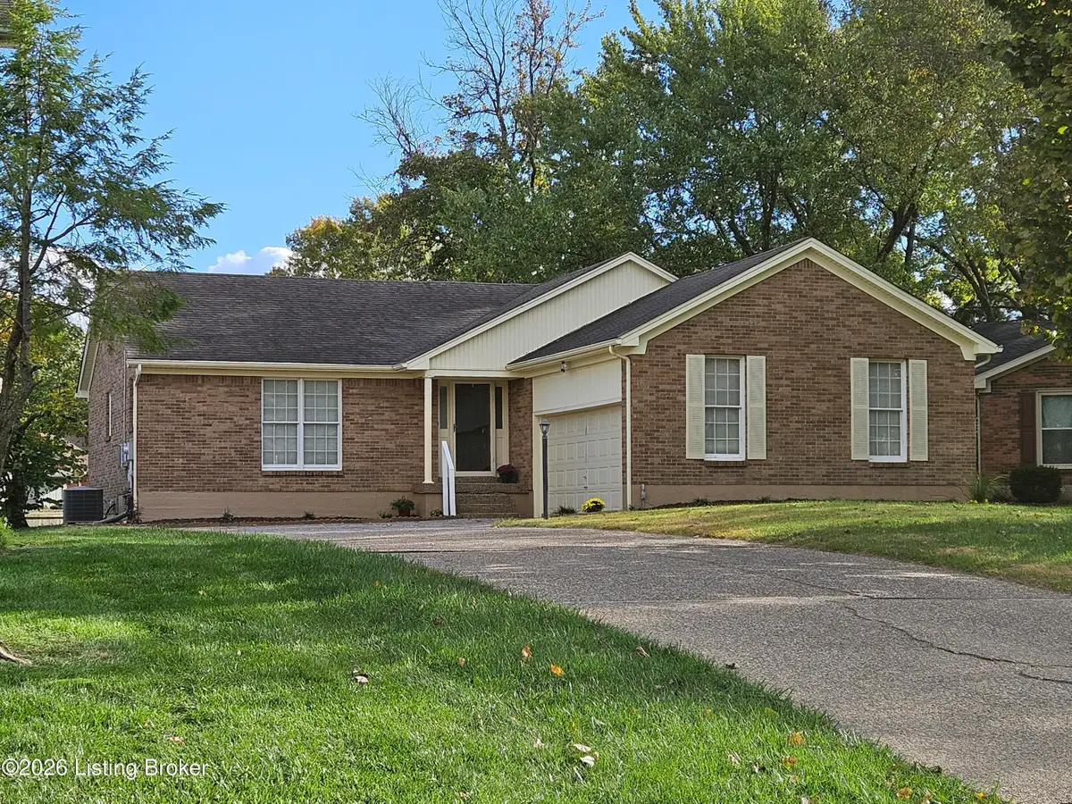 7204 Ben Franklin Ct, Louisville, KY 40214 - Image #1