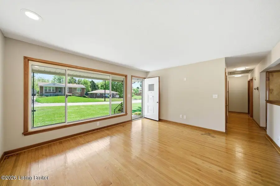 5503 Beth Rd, Louisville, KY 40219 - #2