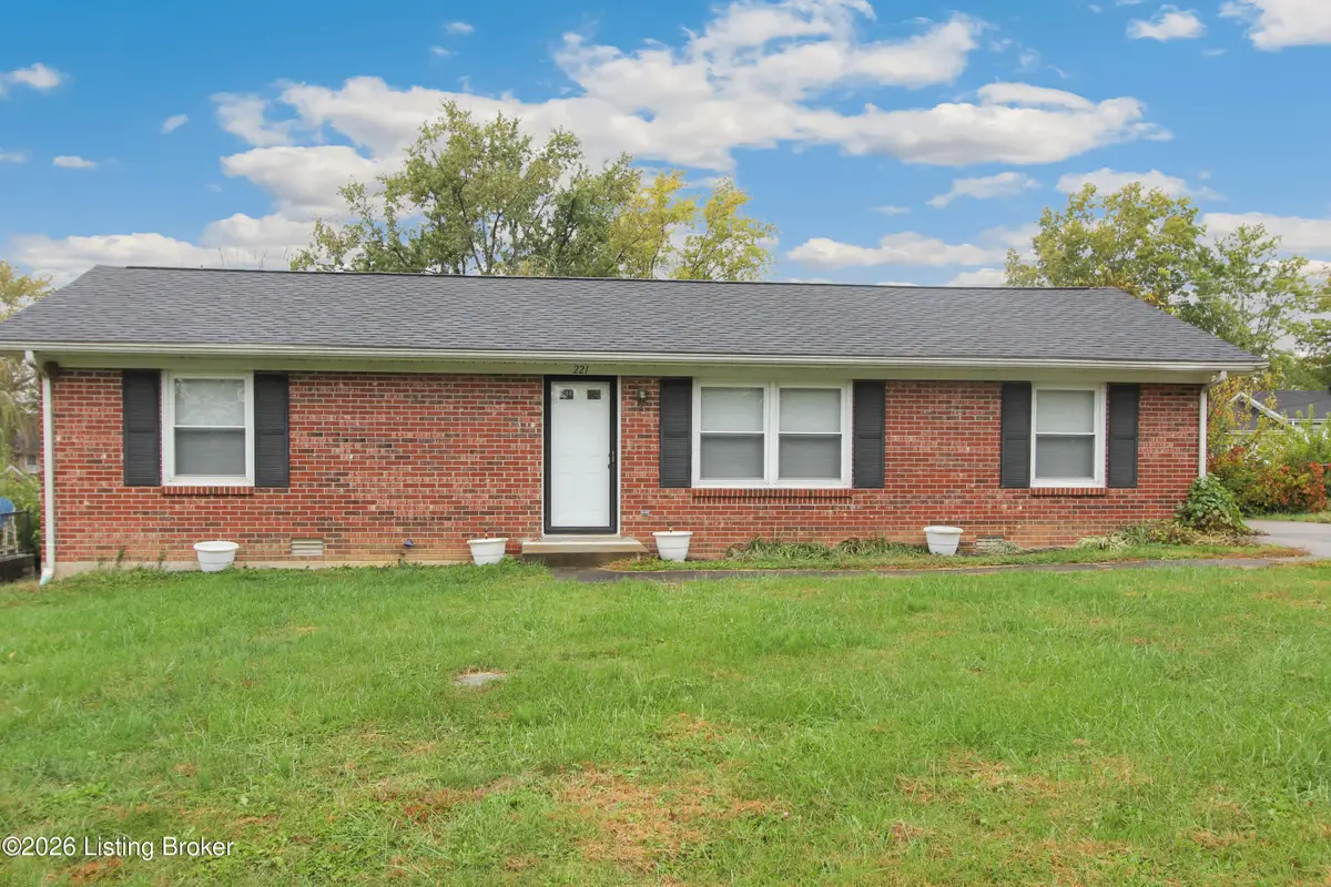 221 Lynn Dr, Lawrenceburg, KY 40342 - #1