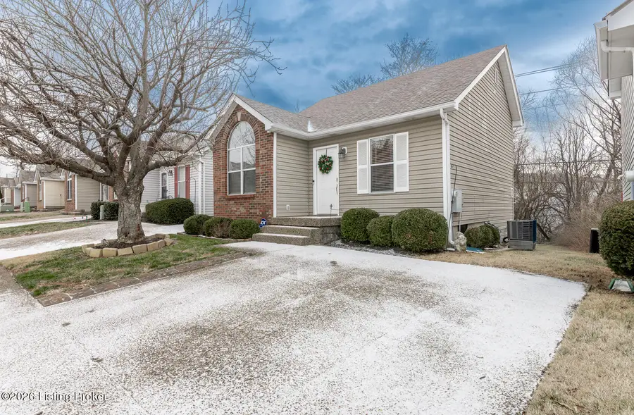 12417 Kiawah Ct, Louisville, KY 40245 - #3