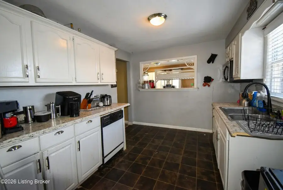 3214 Donald Dr, Louisville, KY 40216 - #3