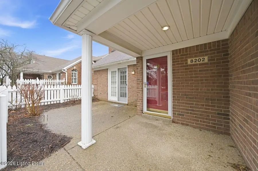 8202 Fox Hall Pl, Lyndon, KY 40242 - #3