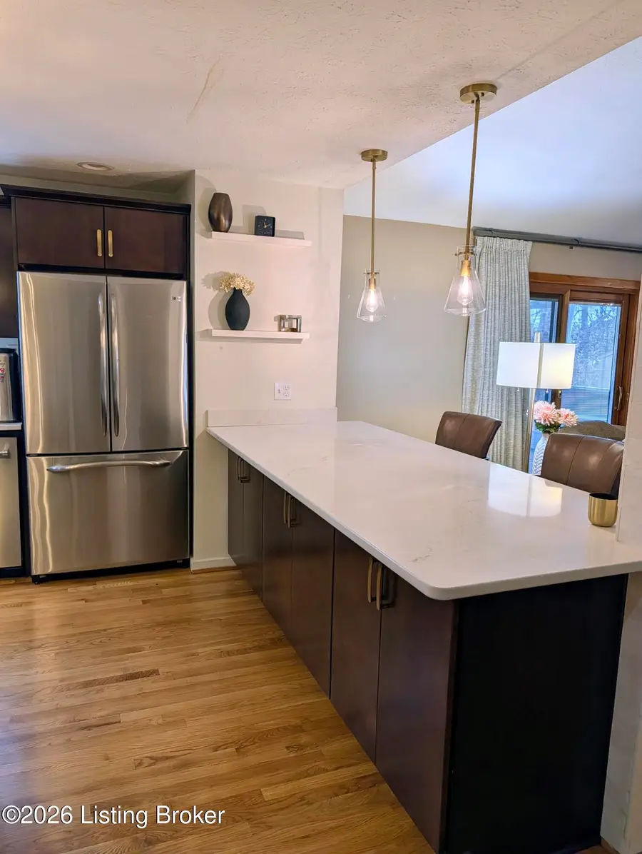 9001 Thelma Ln, Louisville, KY 40220 - Image #2