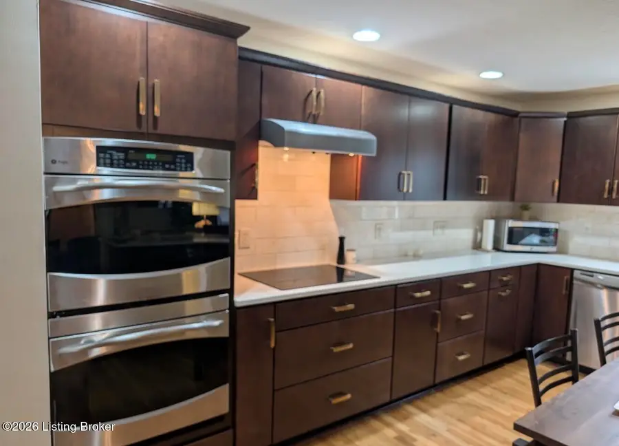 9001 Thelma Ln, Louisville, KY 40220 - Image #3