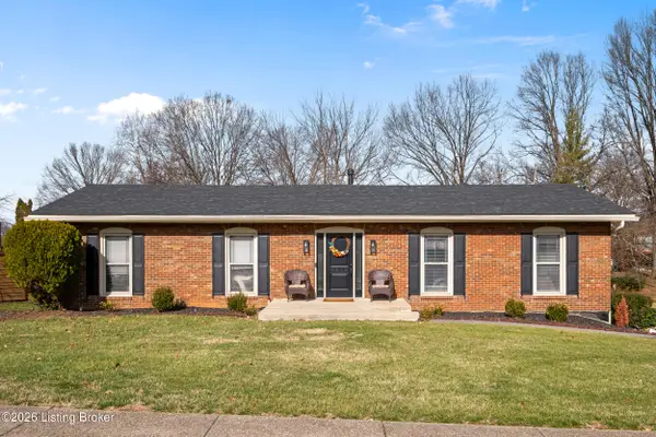 3212 Summerfield Dr, Louisville, KY 40220