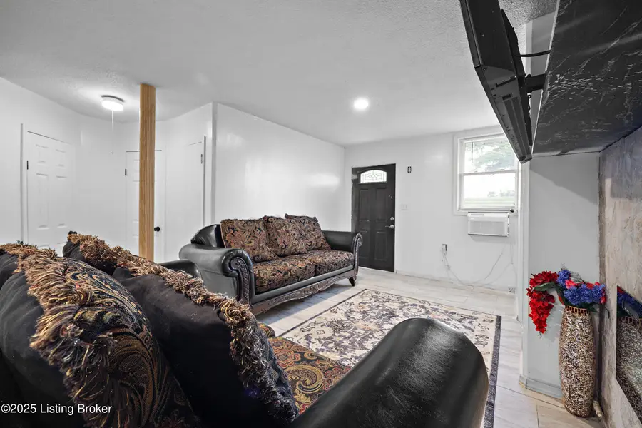 15520 Dixie Hwy, Louisville, KY 40272 - Image #3