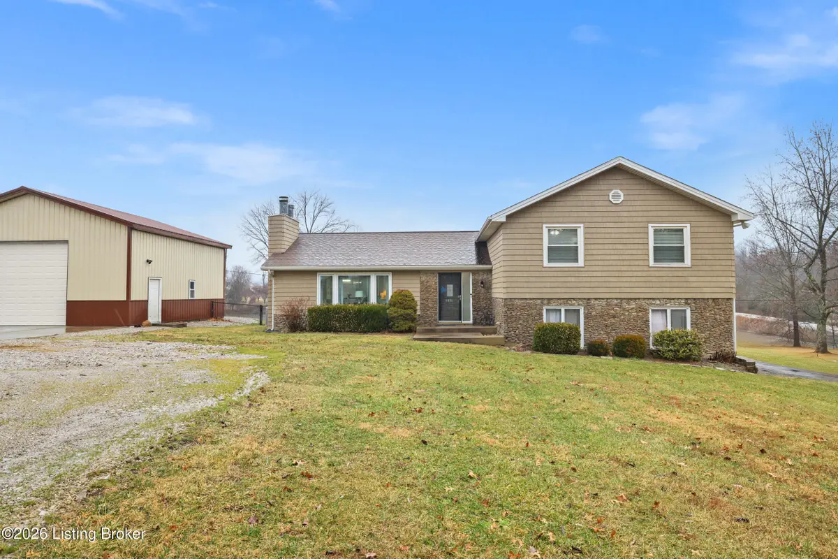 1031 Woodlake Dr, Lawrenceburg, KY 40342 - #1