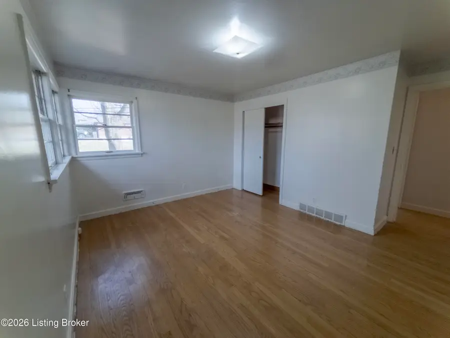 8200 Joyce Dr, Louisville, KY 40219 - #3