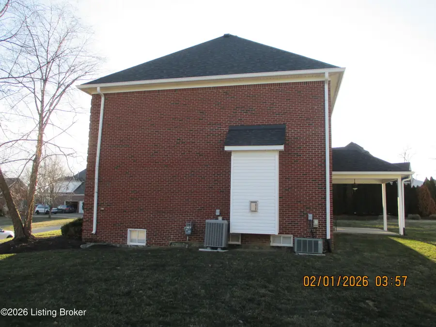 1217 Blackthorn Rd, Louisville, KY 40243 - #2