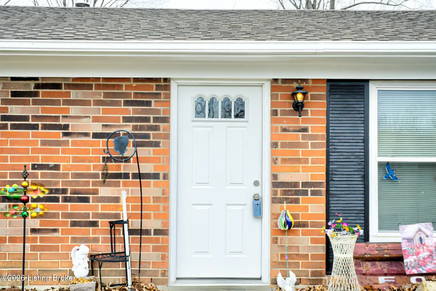 8002 Grenelle Dr, Louisville, KY 40228 - #2