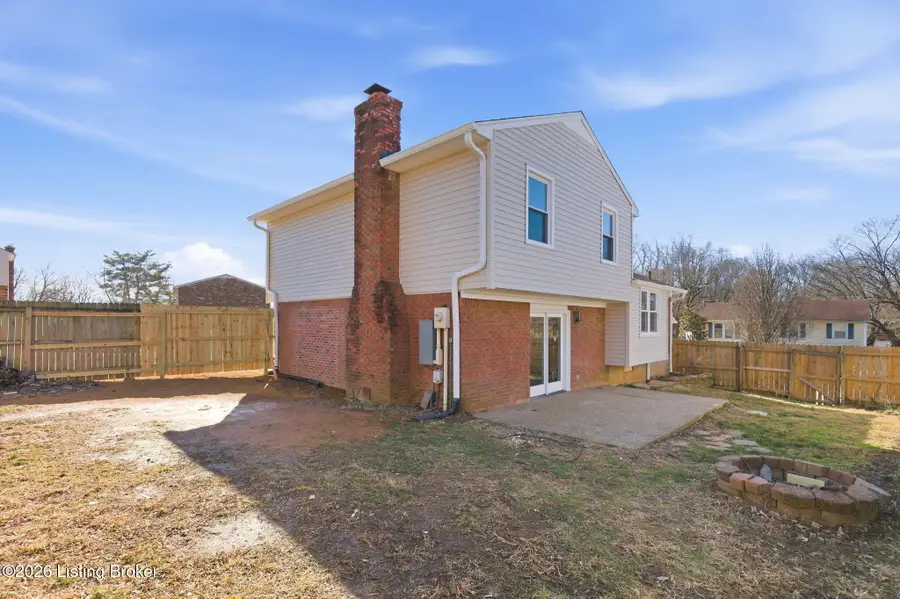 8007 Cloverport Ct, Louisville, KY 40228 - #2