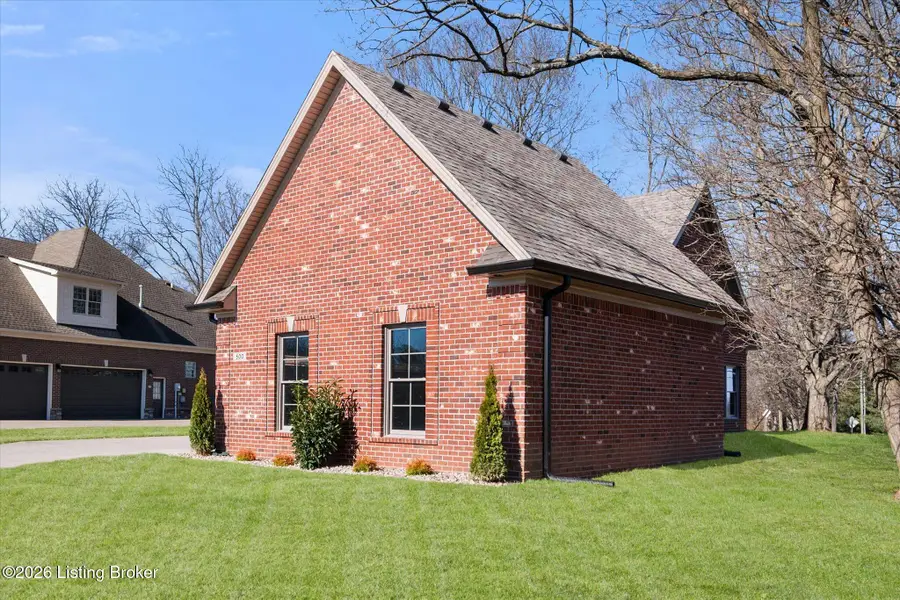 500 Foxwood Ct, Shelbyville, KY 40065 - #3