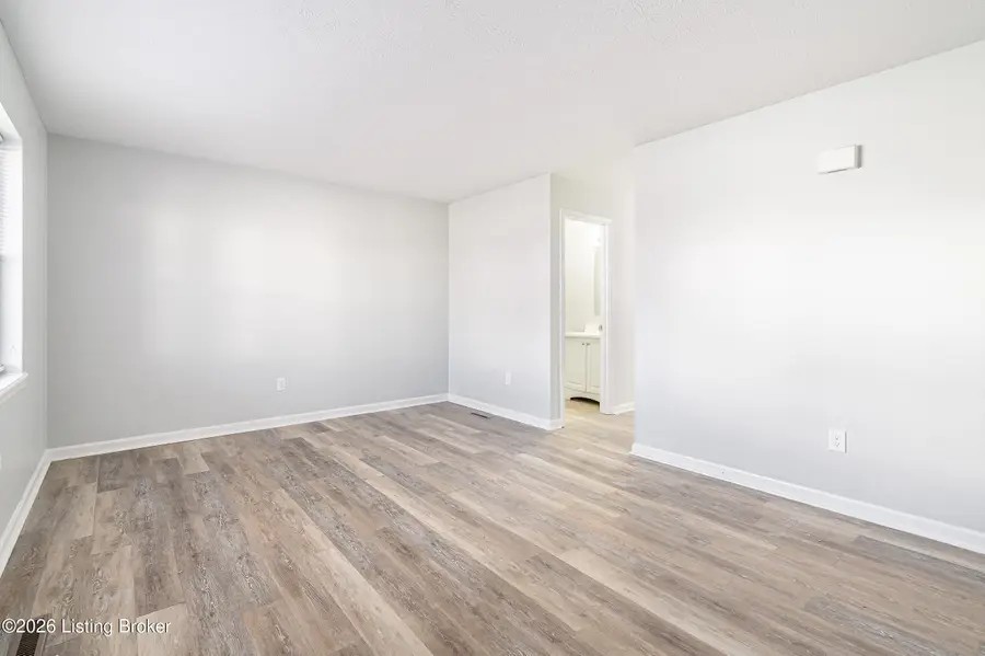 2736 Pioneer Ct, Radcliff, KY 40160 - Image #3