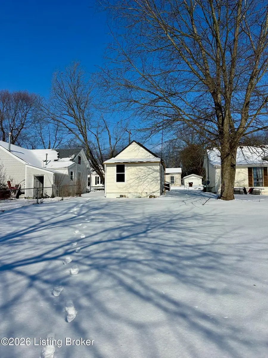 205 Elm St, Eminence, KY 40019 - #3