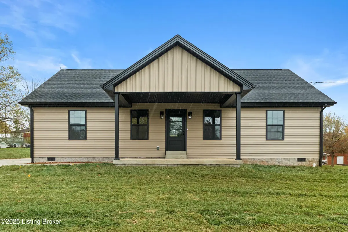 126 Churchill Ave, Hodgenville, KY 42748 - Image #1