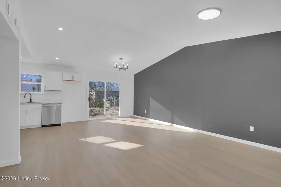 9008 Willowcreek Dr, Louisville, KY 40219 - Image #2