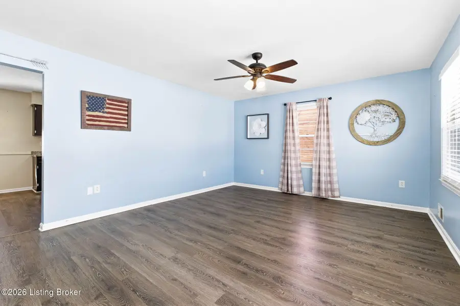 8206 Gloxinia Dr, Louisville, KY 40258 - Image #2