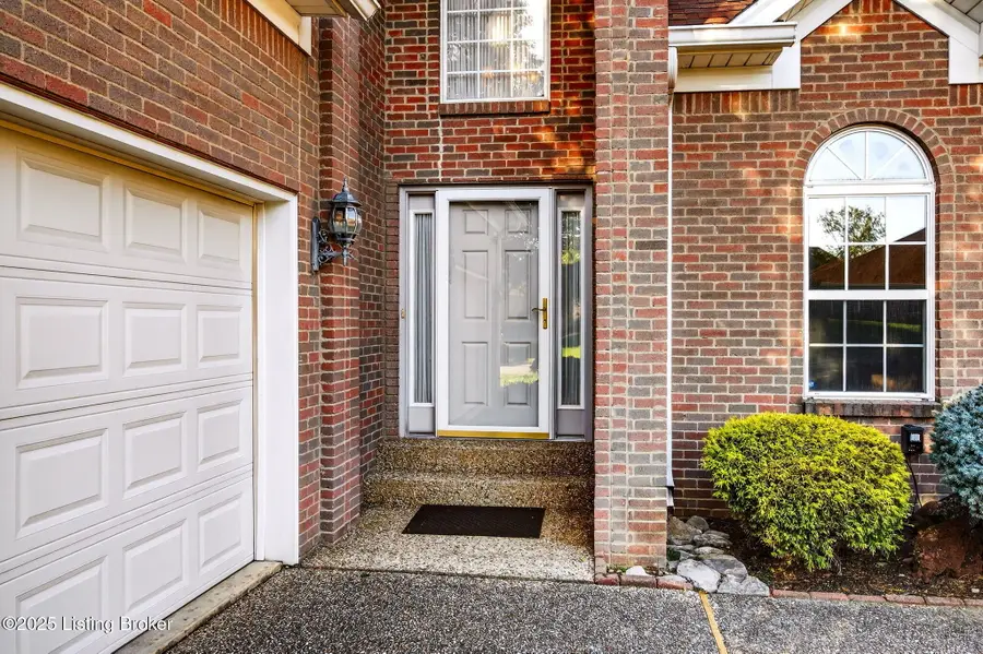 3207 Hurstbourne Springs Dr, Louisville, KY 40220 - #2