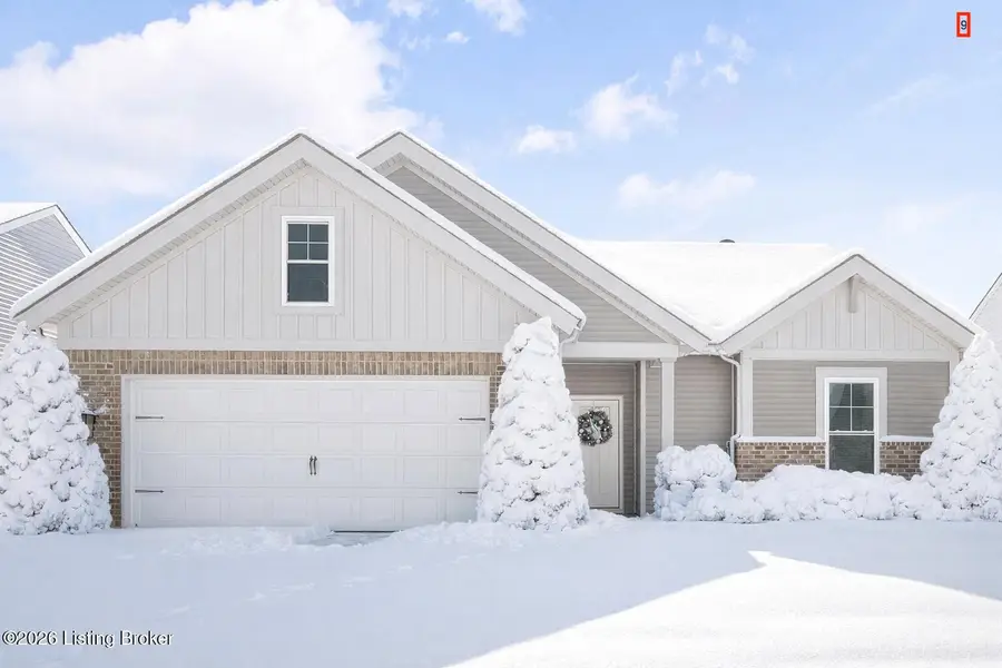 6412 Oak Village Dr, Louisville, KY 40228 - Image #2