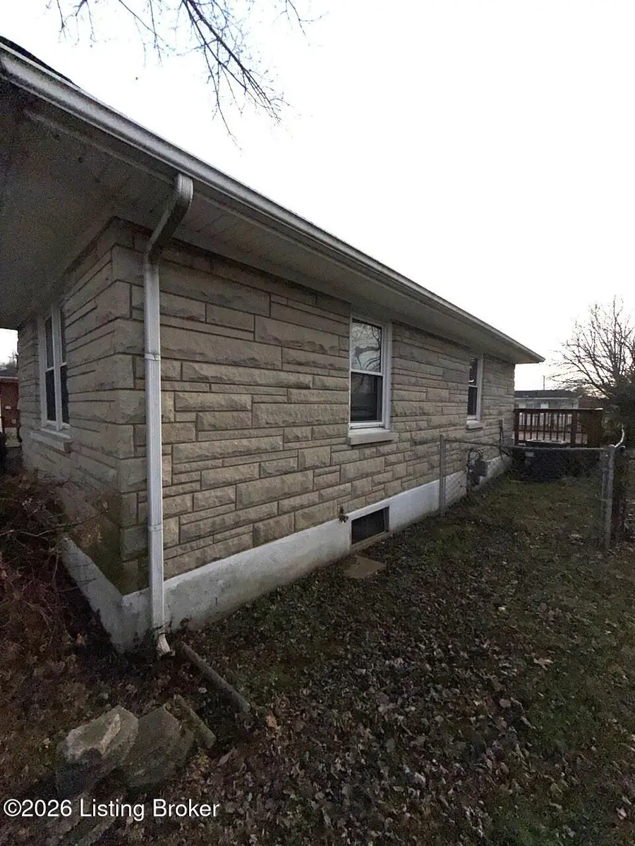 5204 Mercury Dr, Louisville, KY 40258 - Image #2