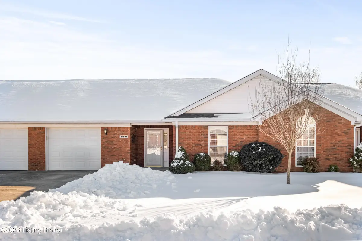 6910 Janes Farm Dr, Louisville, KY 40228 - Image #1