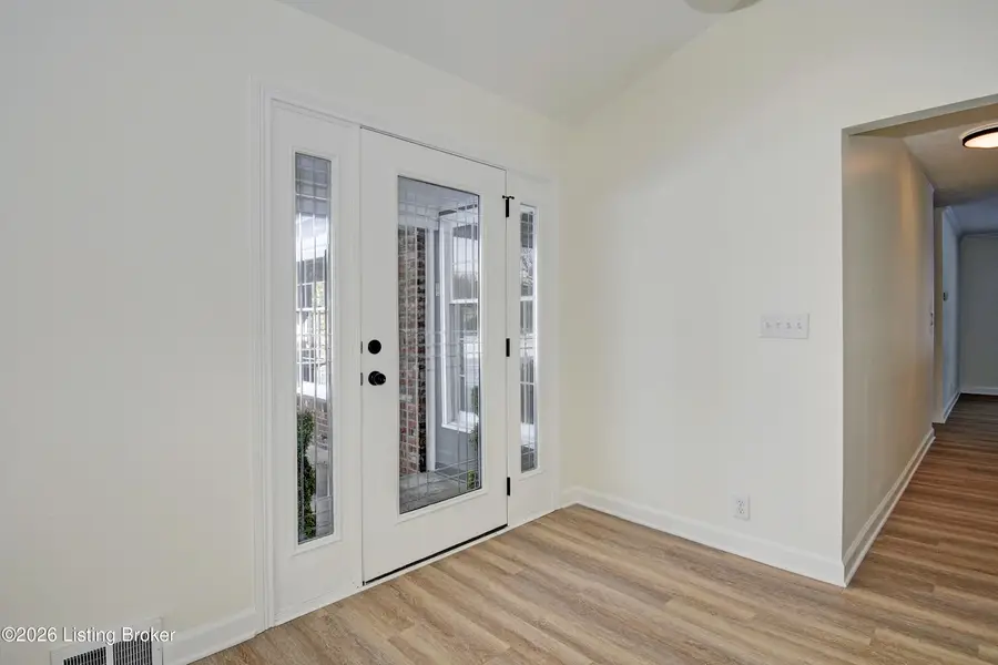 6404 Winthrop Ln, Louisville, KY 40222 - #2