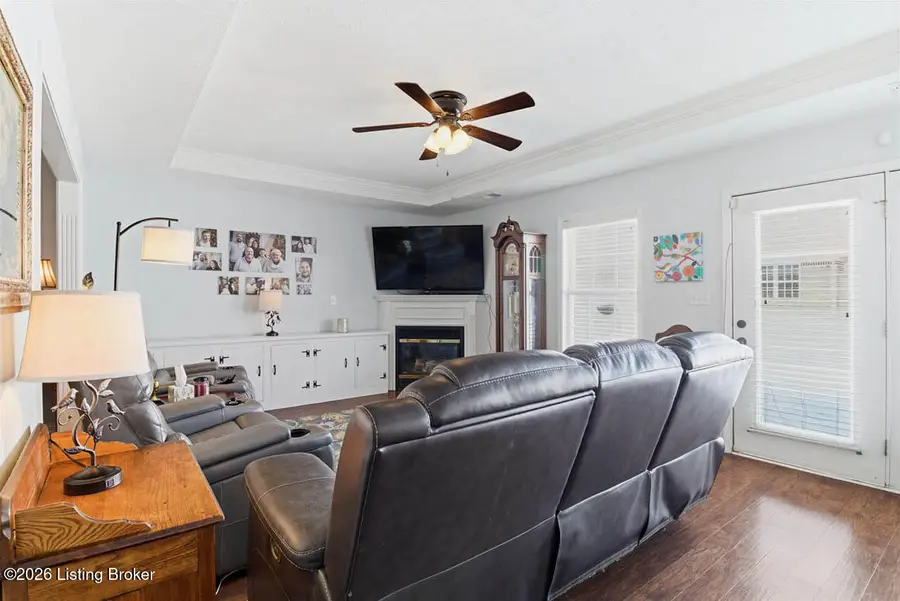 6623 Woods Mill Dr, Louisville, KY 40272 - #3