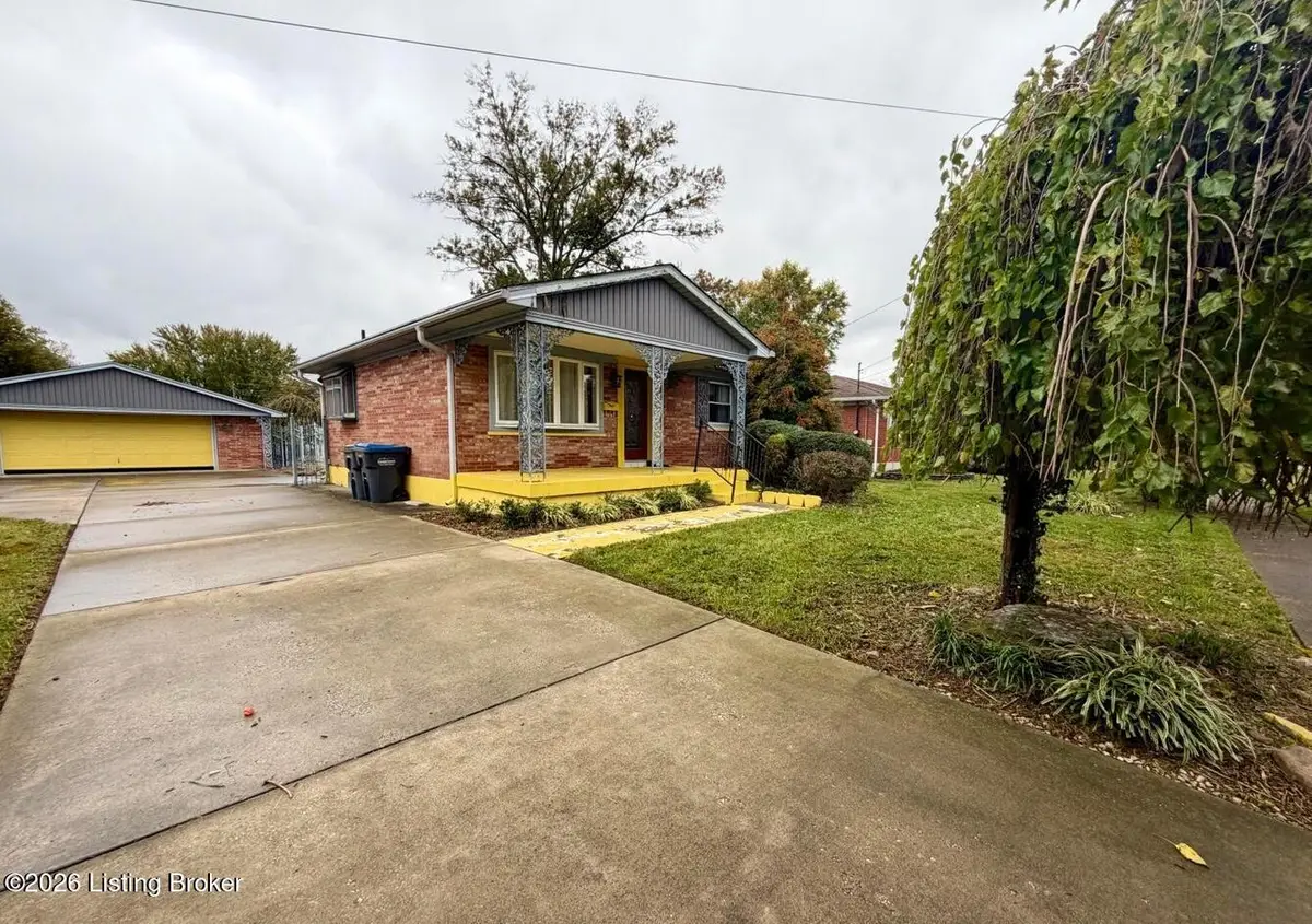 6115 Greenview Dr, Louisville, KY 40216 - Image #1